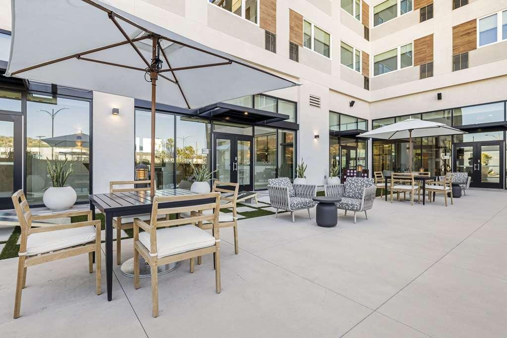 Cambria Hotel Burbank Airport Létesítmények fotó