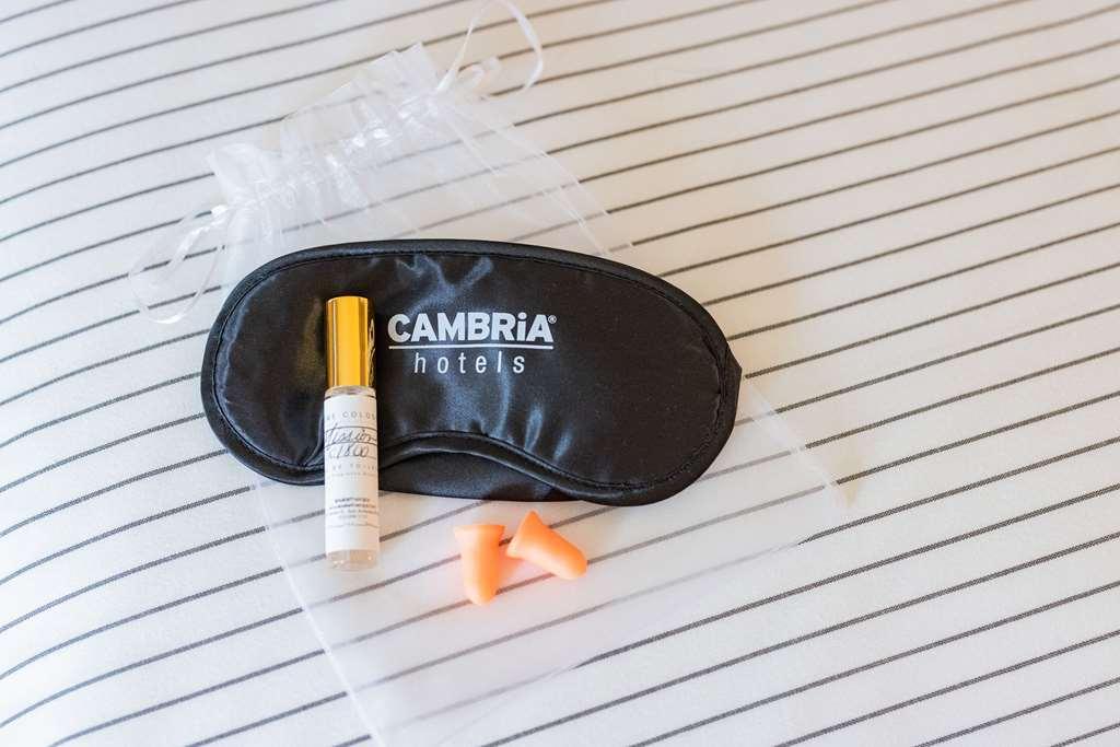 Cambria Hotel Burbank Airport Szoba fotó